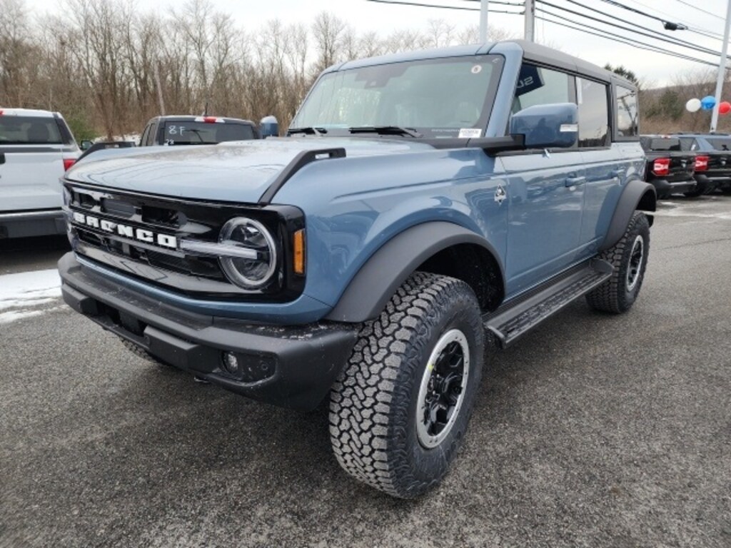 New 2025 Ford Bronco Outer Banks SUV