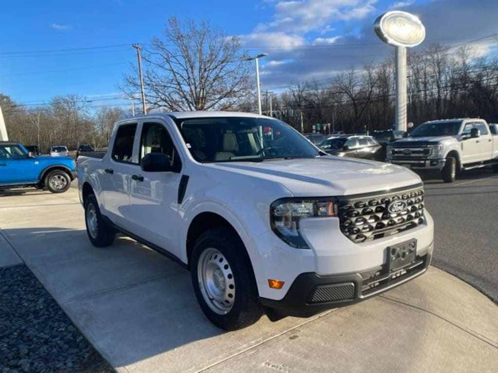 New 2025 Ford Maverick XL Truck SuperCrew