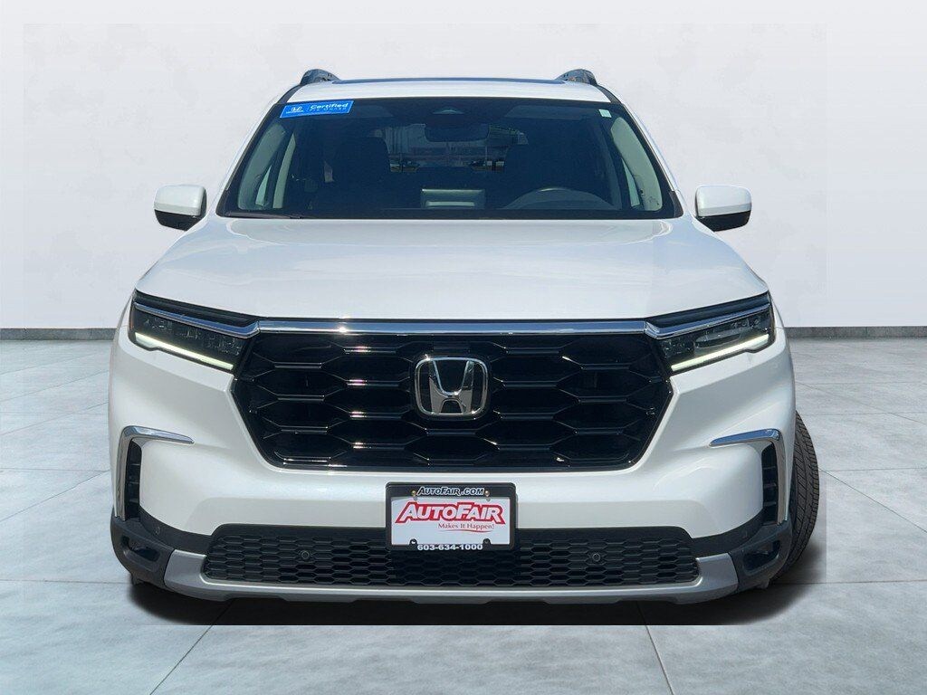 Used 2025 Honda Pilot Touring SUV