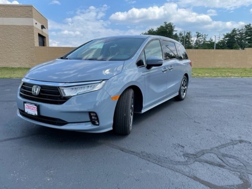 Used 2023 Honda Odyssey Touring Van
