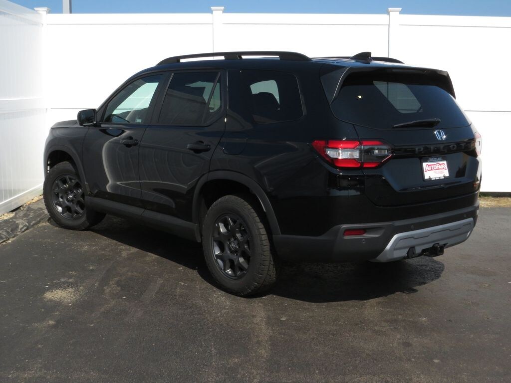 Certified 2025 Honda Pilot TrailSport SUV