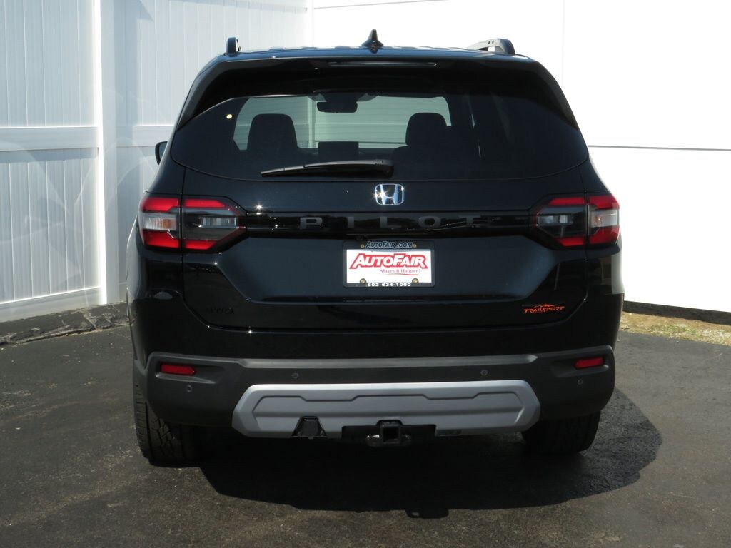 Certified 2025 Honda Pilot TrailSport SUV
