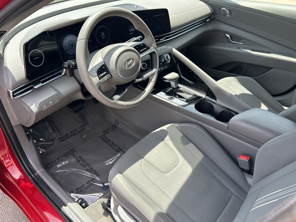 2024 Hyundai Elantra SEL - Photo 17