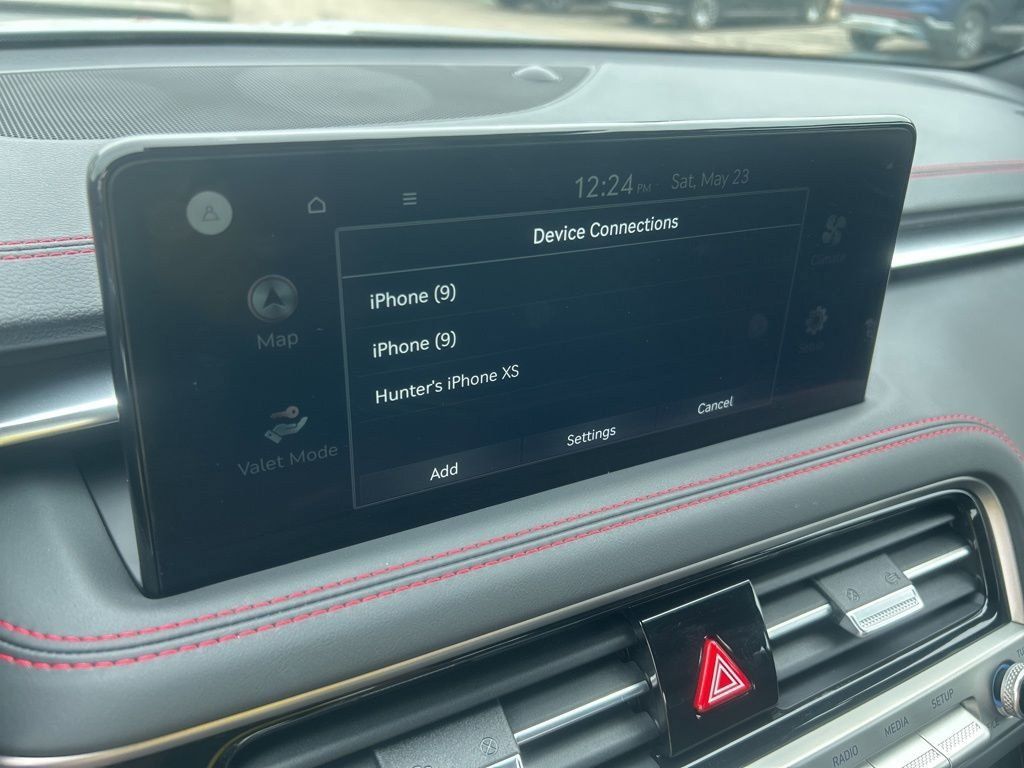 2025 GENESIS G70 Standard - Photo 16