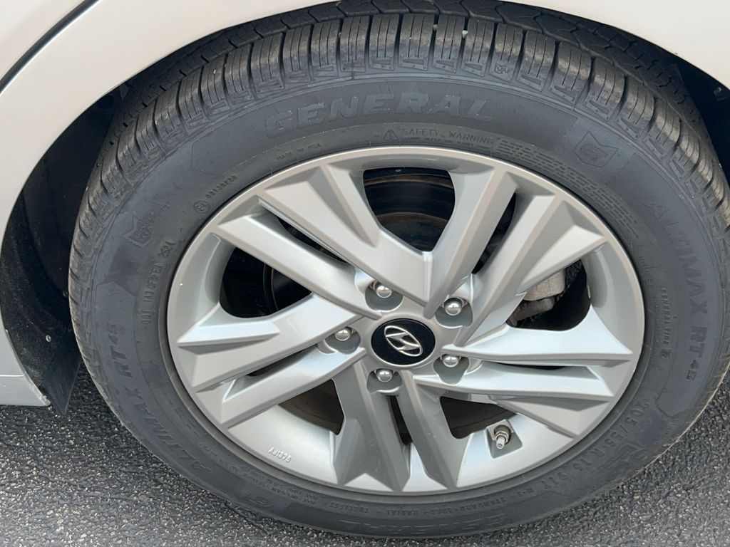 2020 Hyundai Elantra SEL - Photo 12