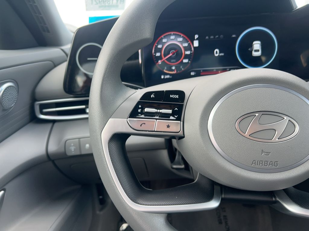 2024 Hyundai Elantra SEL - Photo 28