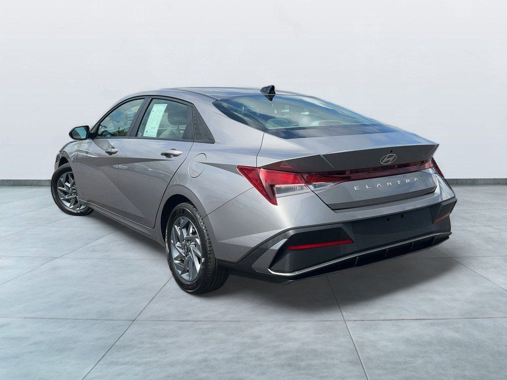 Used 2024 Hyundai Elantra SEL Sedan