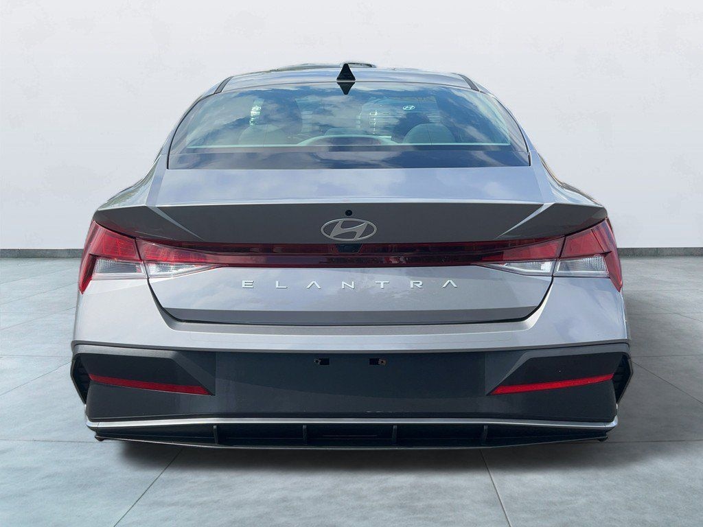 Used 2024 Hyundai Elantra SEL Sedan