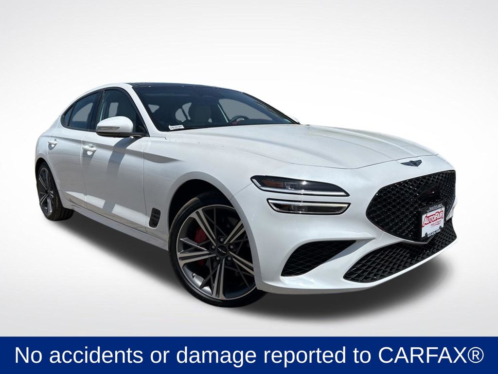 2025 GENESIS G70 Standard - Photo 2