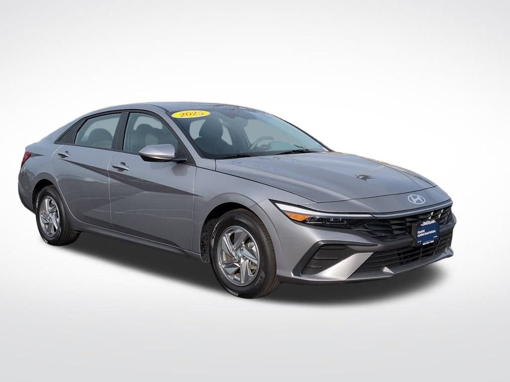 Used 2025 Hyundai Elantra SE Sedan