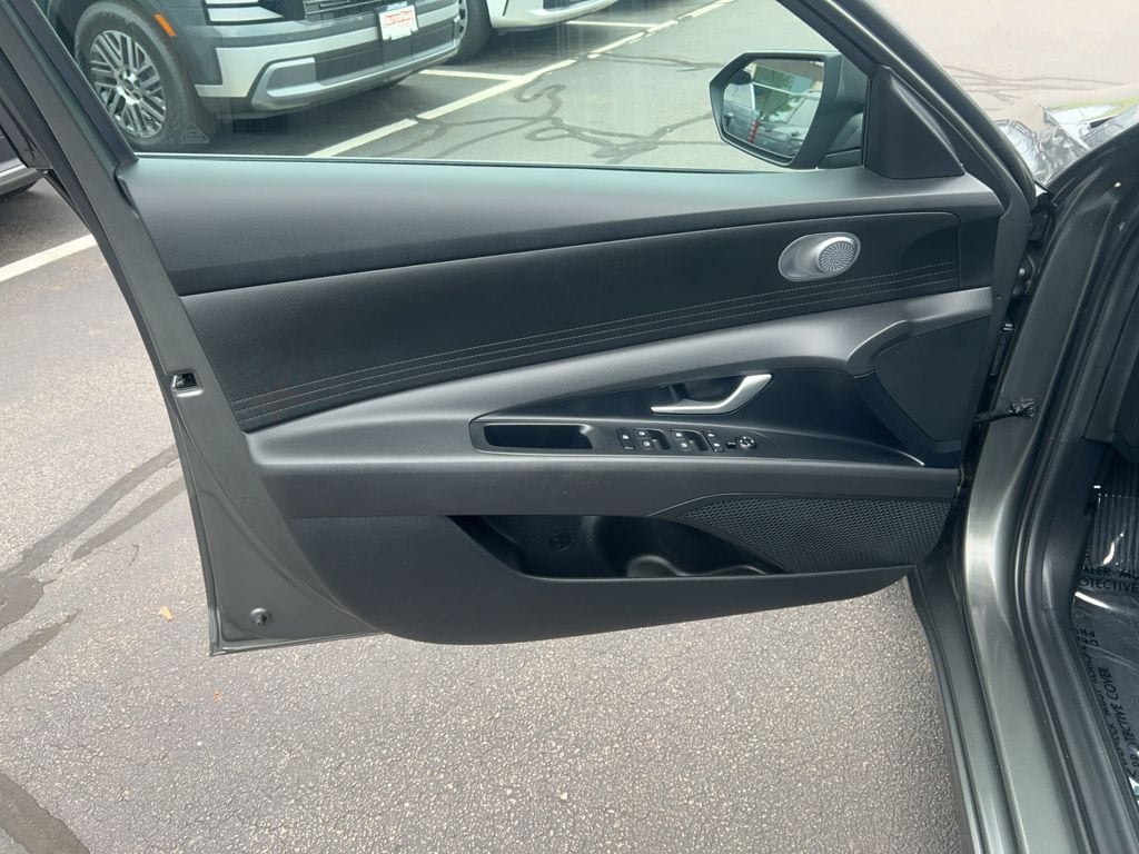 2024 Hyundai Elantra SEL - Photo 13
