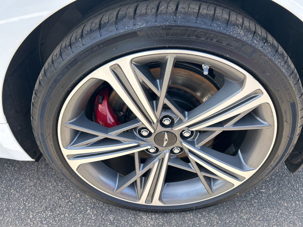 2025 GENESIS G70 Standard - Photo 6