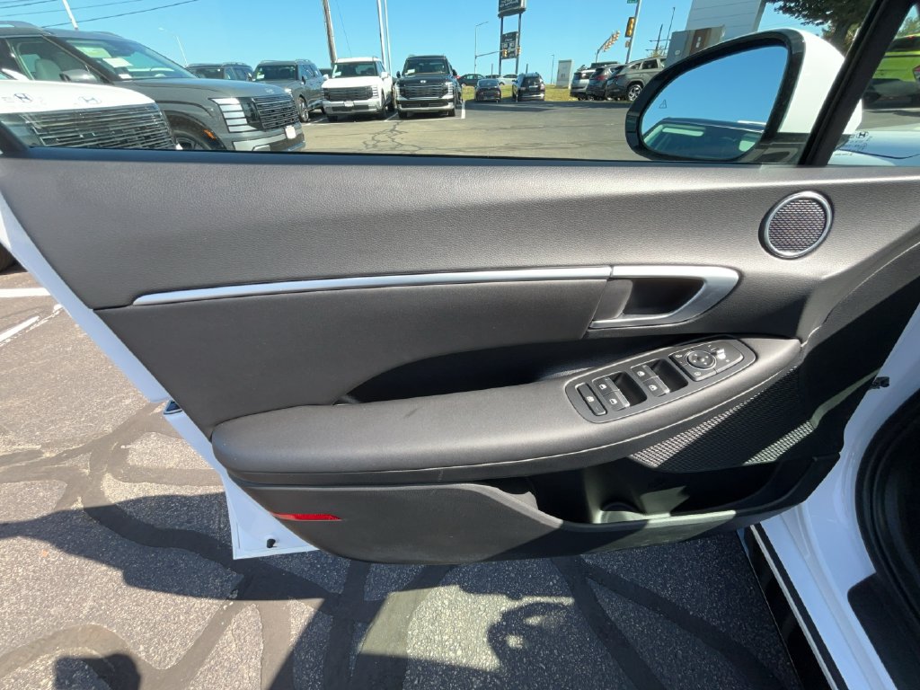 2024 Hyundai Sonata Hybrid SEL - Photo 14