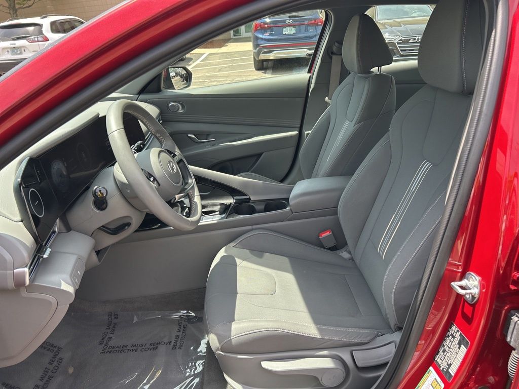 2024 Hyundai Elantra SEL - Photo 15