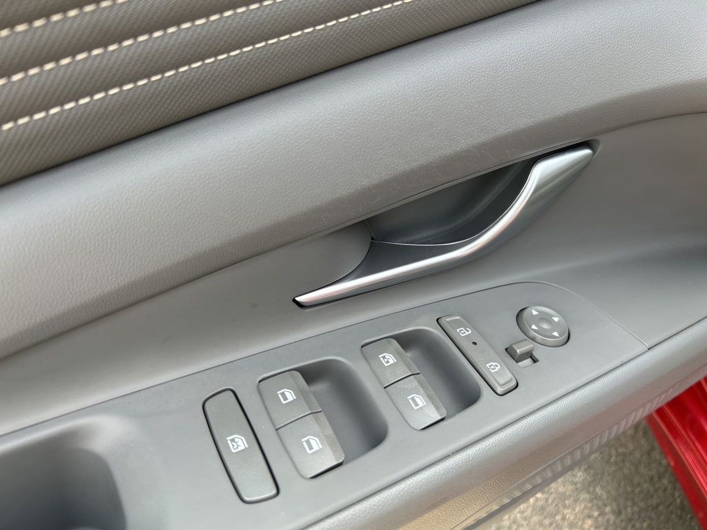 2024 Hyundai Elantra SEL - Photo 13