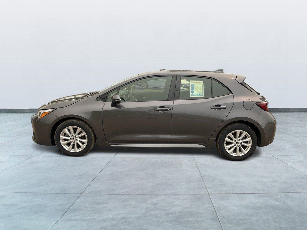 Used 2024 Toyota Corolla Hatchback SE Hatchback