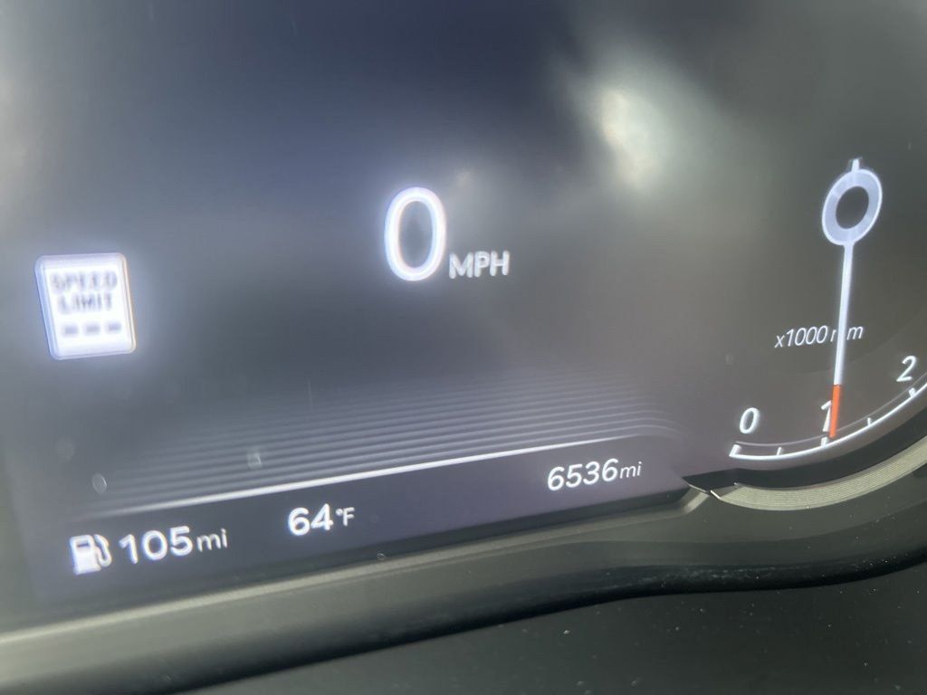 2025 GENESIS G70 Standard - Photo 13
