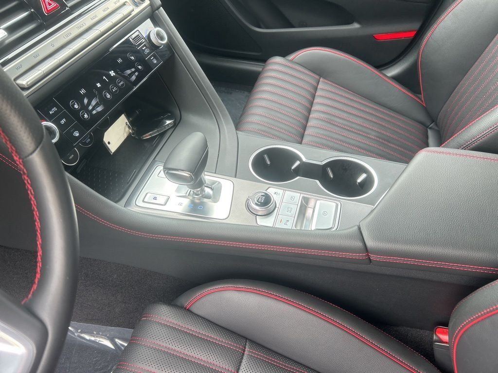 2025 GENESIS G70 Standard - Photo 18