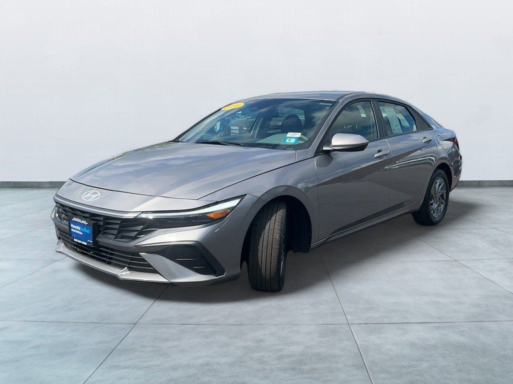 Used 2024 Hyundai Elantra SEL Sedan