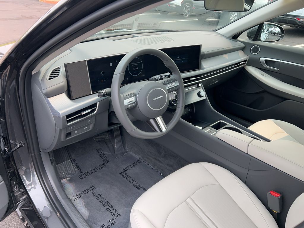 2025 Hyundai Sonata SEL - Photo 16