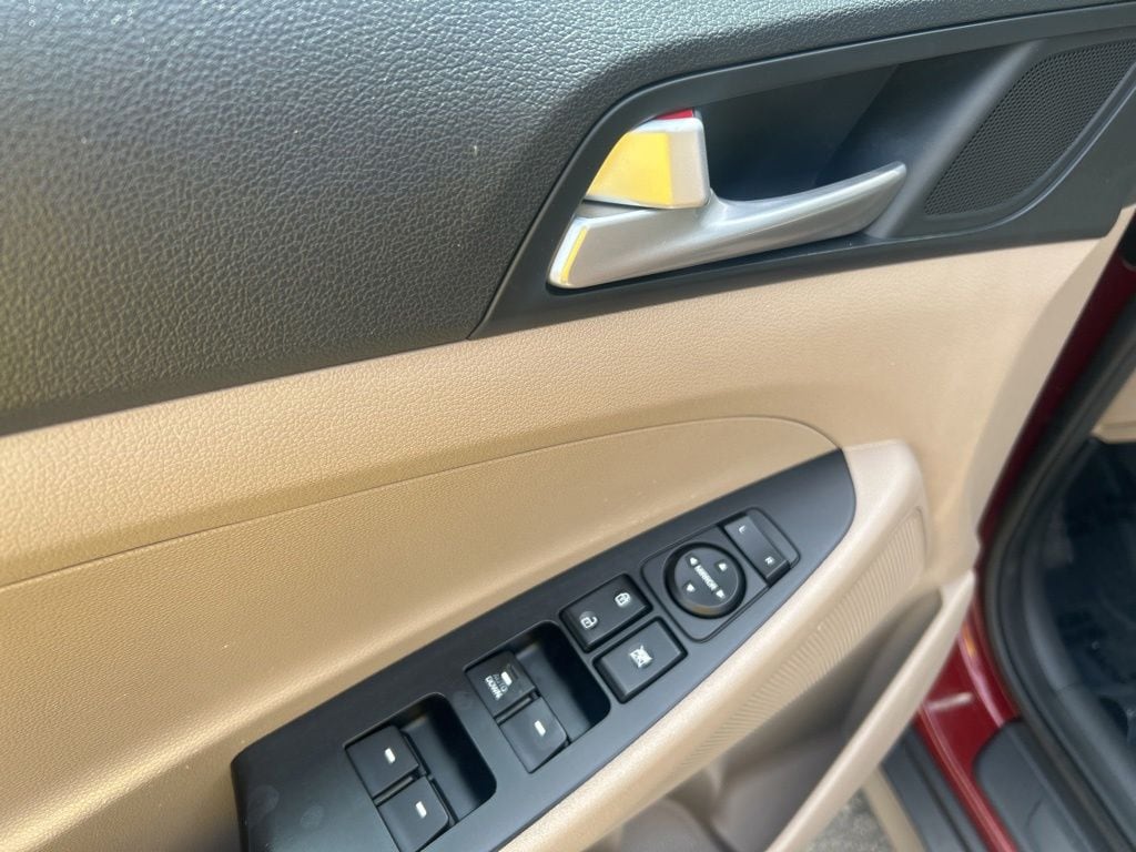 2019 Hyundai Tucson SE - Photo 13