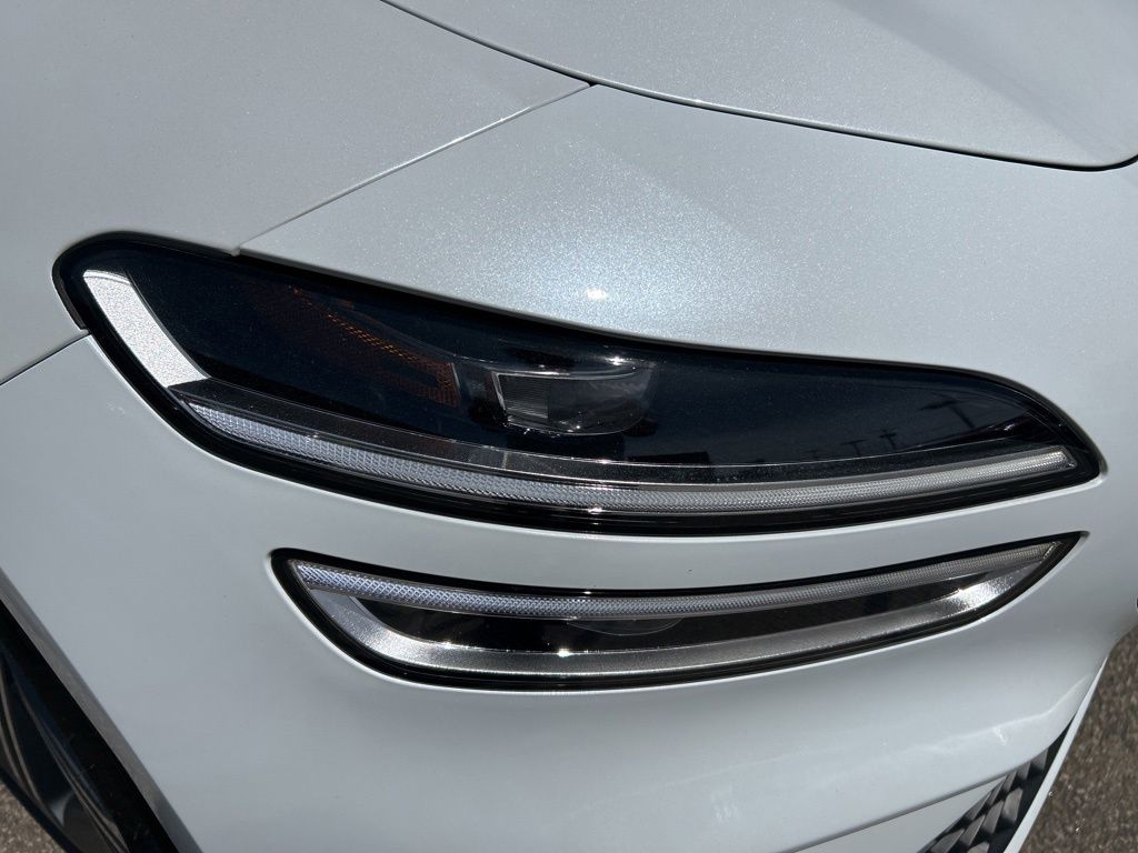 2025 GENESIS G70 Standard - Photo 9