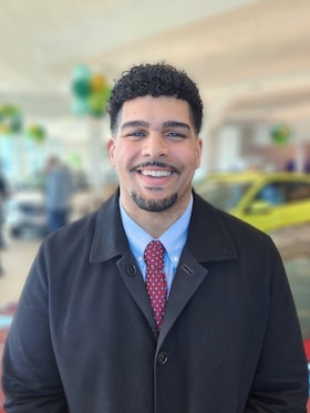 Staff member Lorenzo Vargas from ID_fd7867d937a2