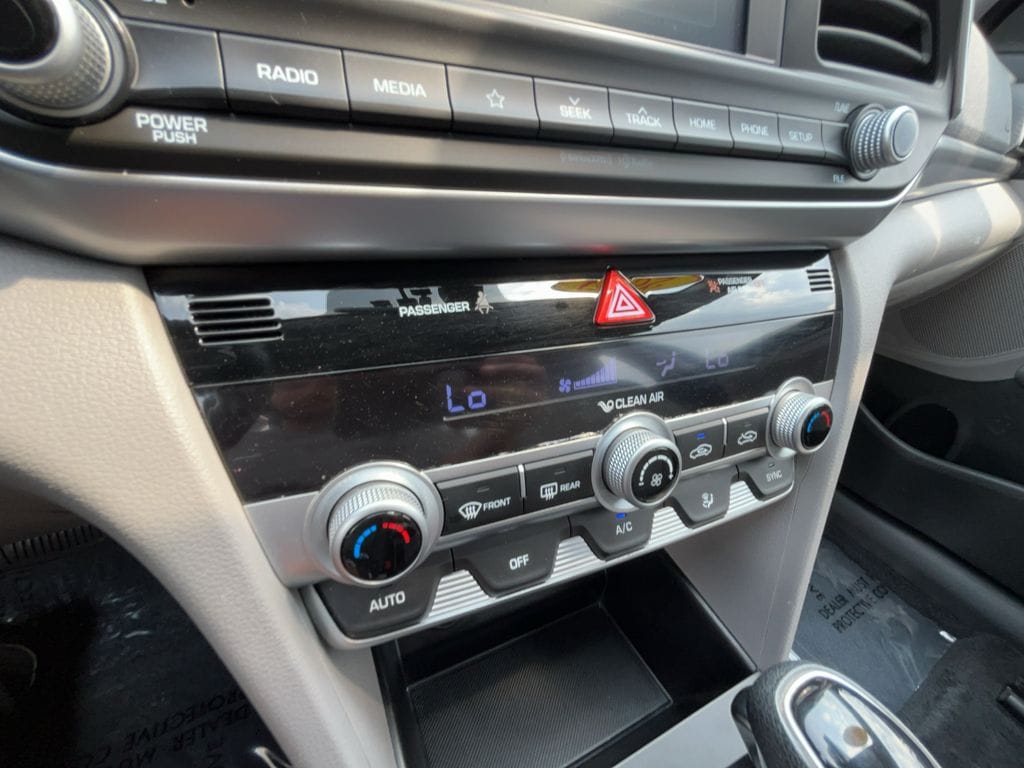 2020 Hyundai Elantra SEL - Photo 24