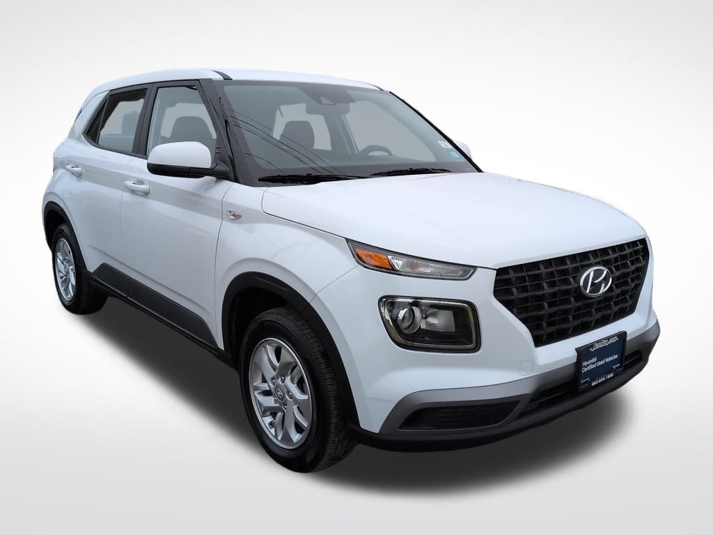 Used 2022 Hyundai Venue SE with VIN KMHRB8A3XNU197022 for sale in Manchester, NH