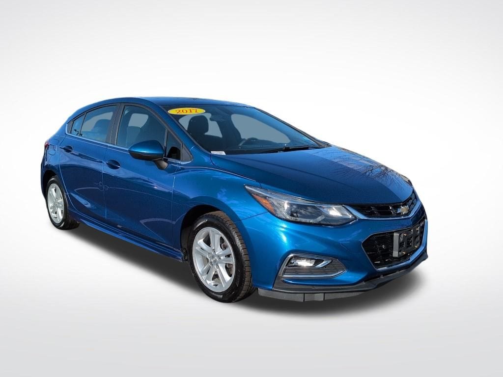 Used 2017 Chevrolet Cruze LT with VIN 3G1BE6SM1HS514451 for sale in Haverhill, MA