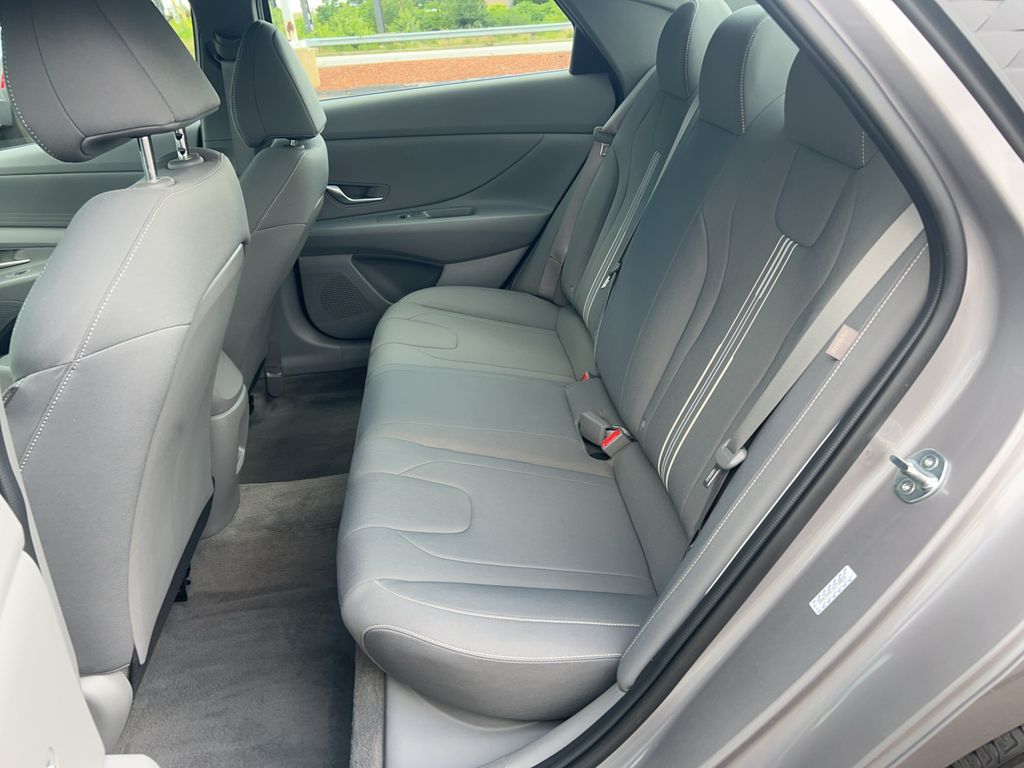 2024 Hyundai Elantra SEL - Photo 17