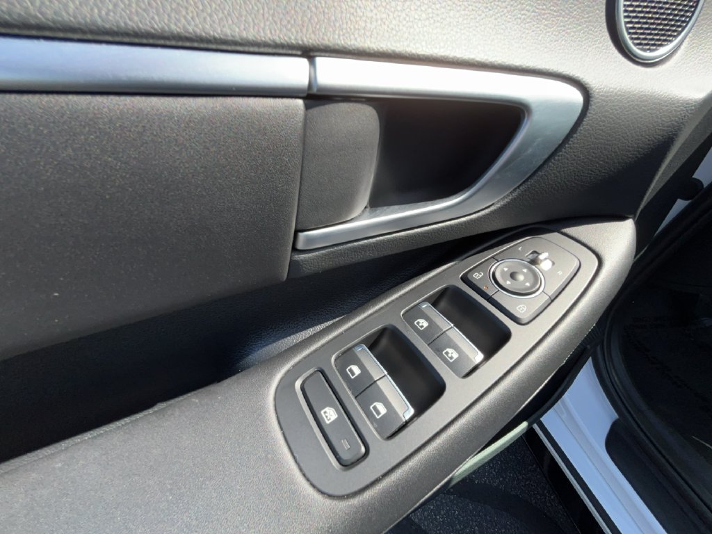 2024 Hyundai Sonata Hybrid SEL - Photo 19