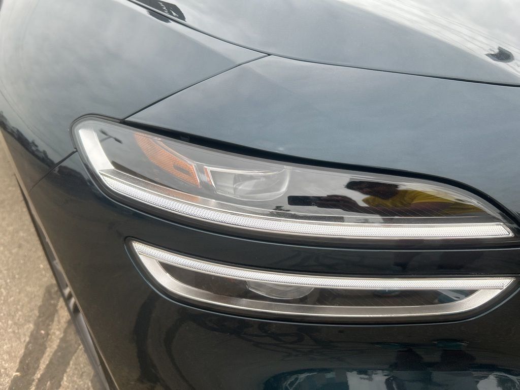 2025 GENESIS G70 Standard - Photo 25