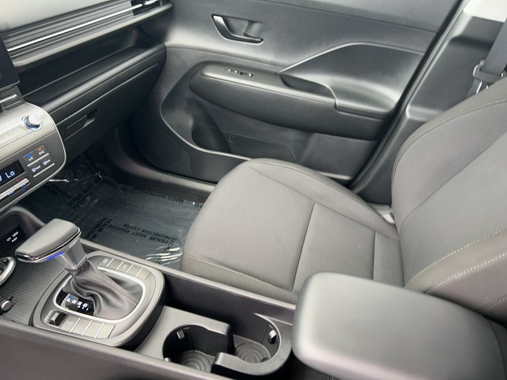2024 Hyundai Kona SEL - Photo 17
