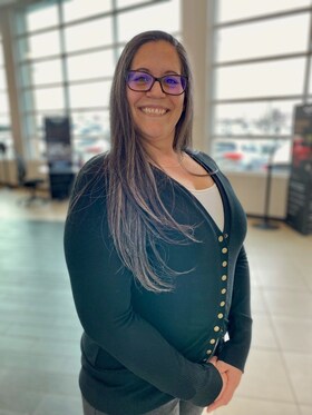 Staff member Stacey Makris from ID_d56e57c3d92a