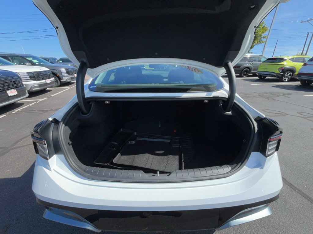 2024 Hyundai Sonata Hybrid SEL - Photo 13
