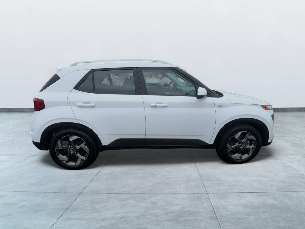 2024 Hyundai Venue SEL - Photo 8
