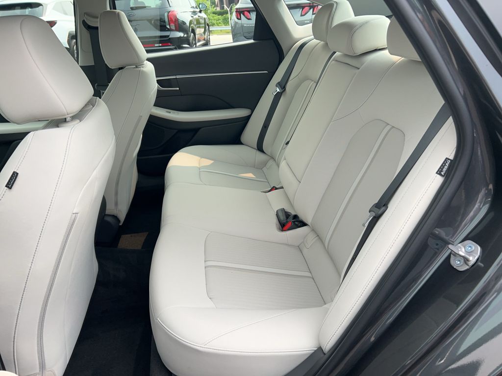 2025 Hyundai Sonata SEL - Photo 18