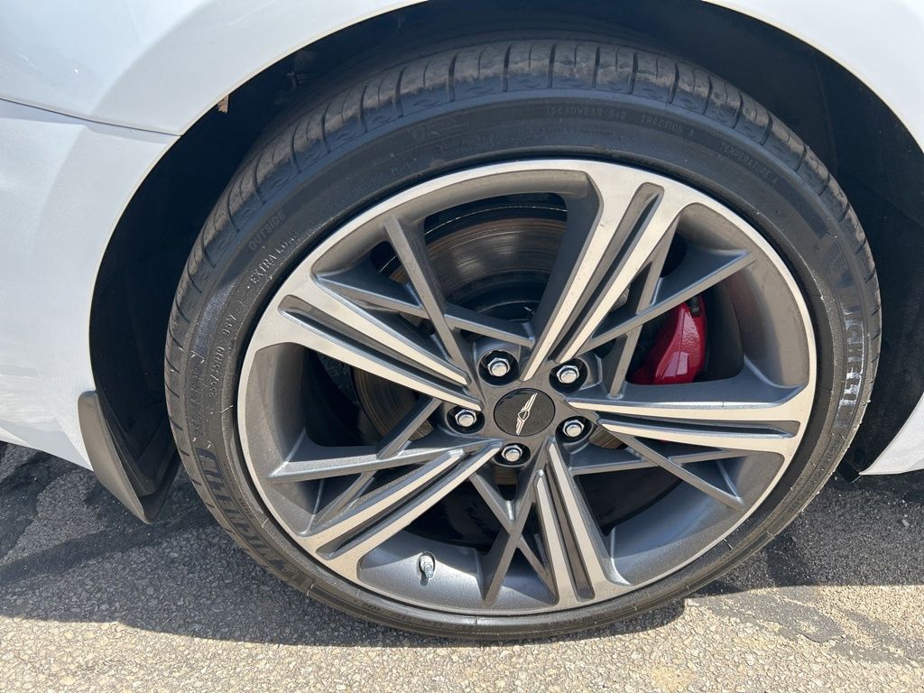 2025 GENESIS G70 Standard - Photo 7
