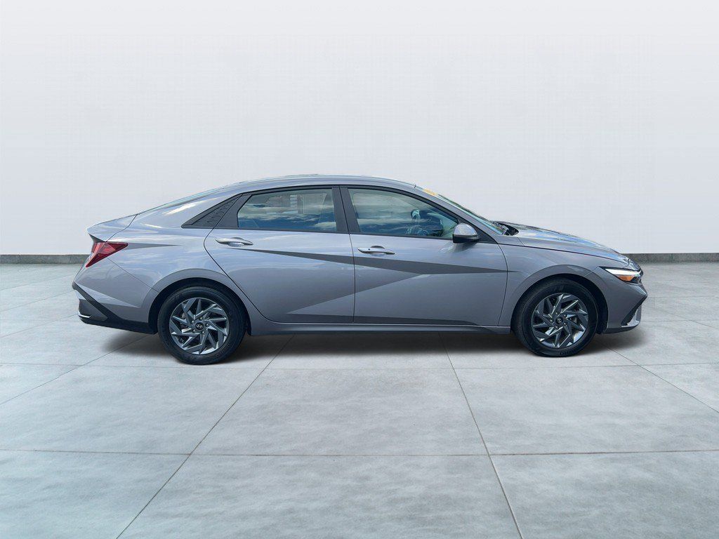 2024 Hyundai Elantra SEL - Photo 7