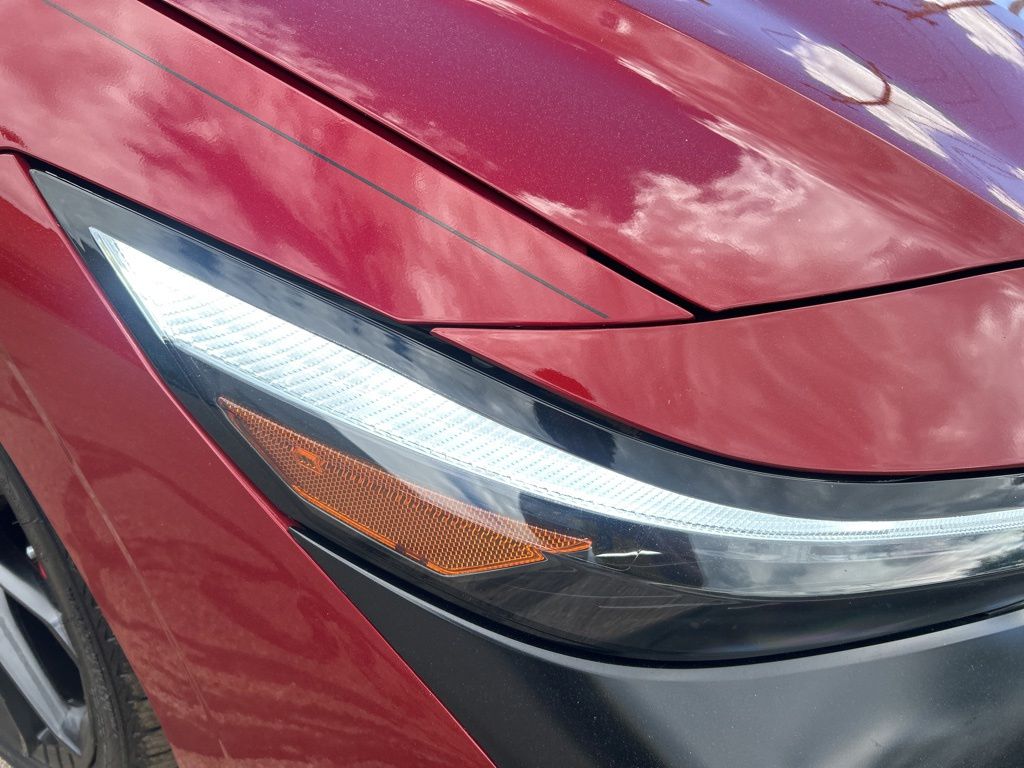 2025 Hyundai Elantra N - Photo 9