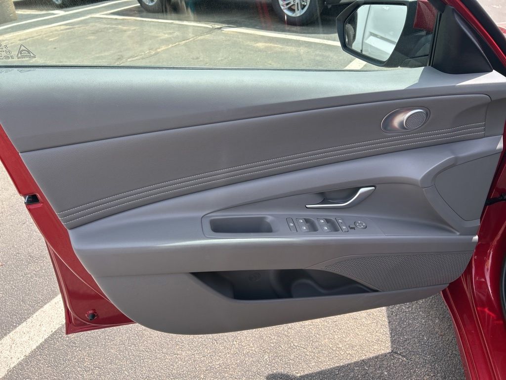 2024 Hyundai Elantra SEL - Photo 12
