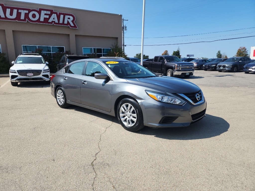 Used 2017 Nissan Altima S with VIN 1N4AL3AP8HC290531 for sale in Manchester, NH