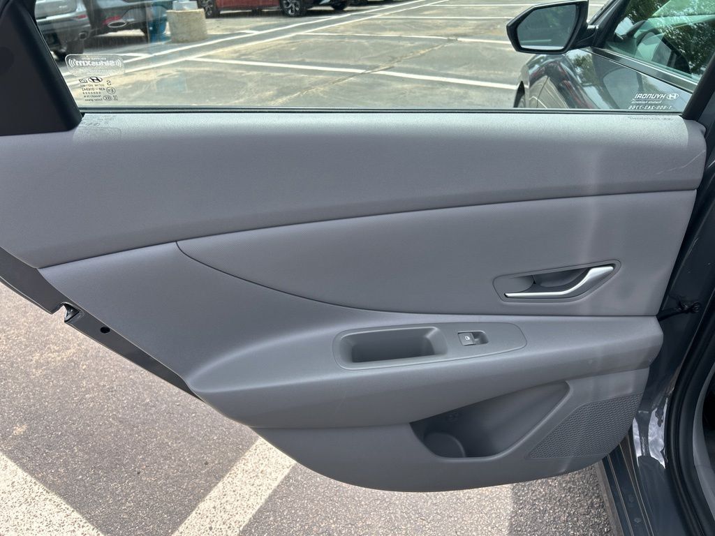 2024 Hyundai Elantra SEL - Photo 28