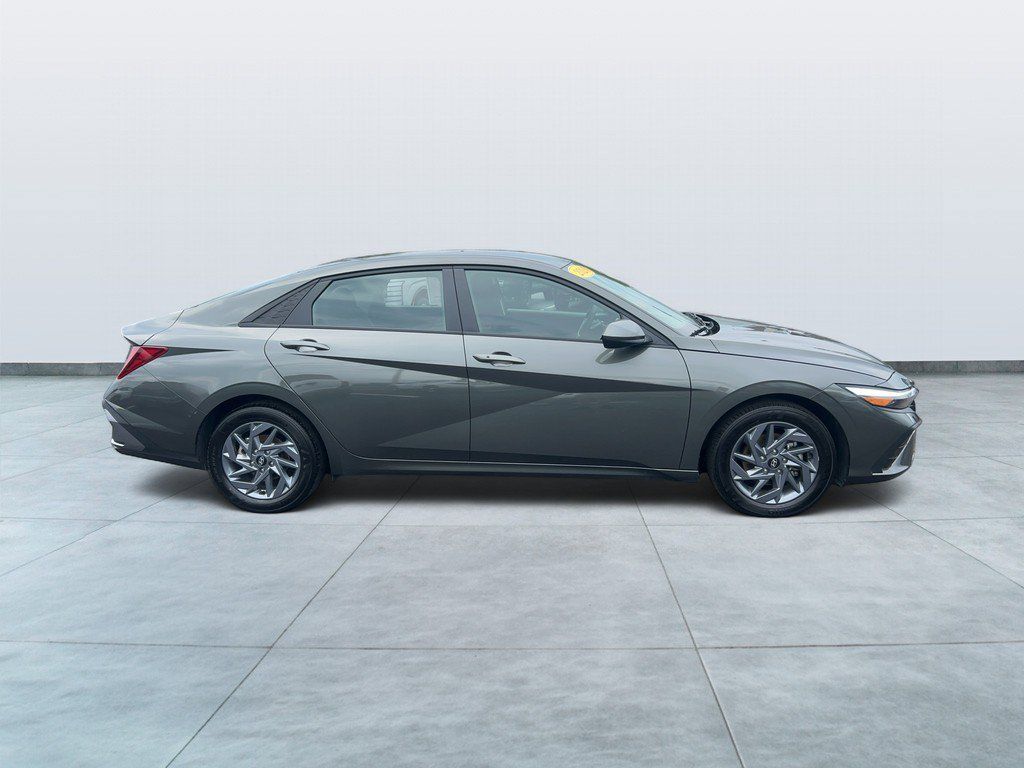 2024 Hyundai Elantra SEL - Photo 7