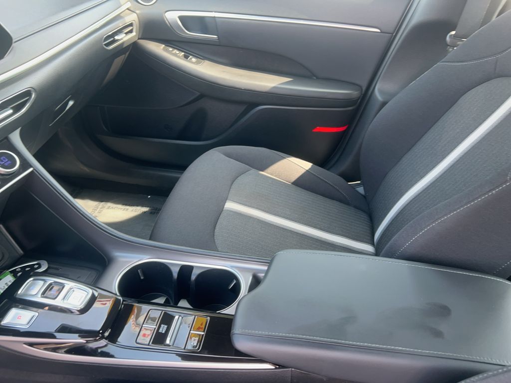 2022 Hyundai Sonata SEL - Photo 17
