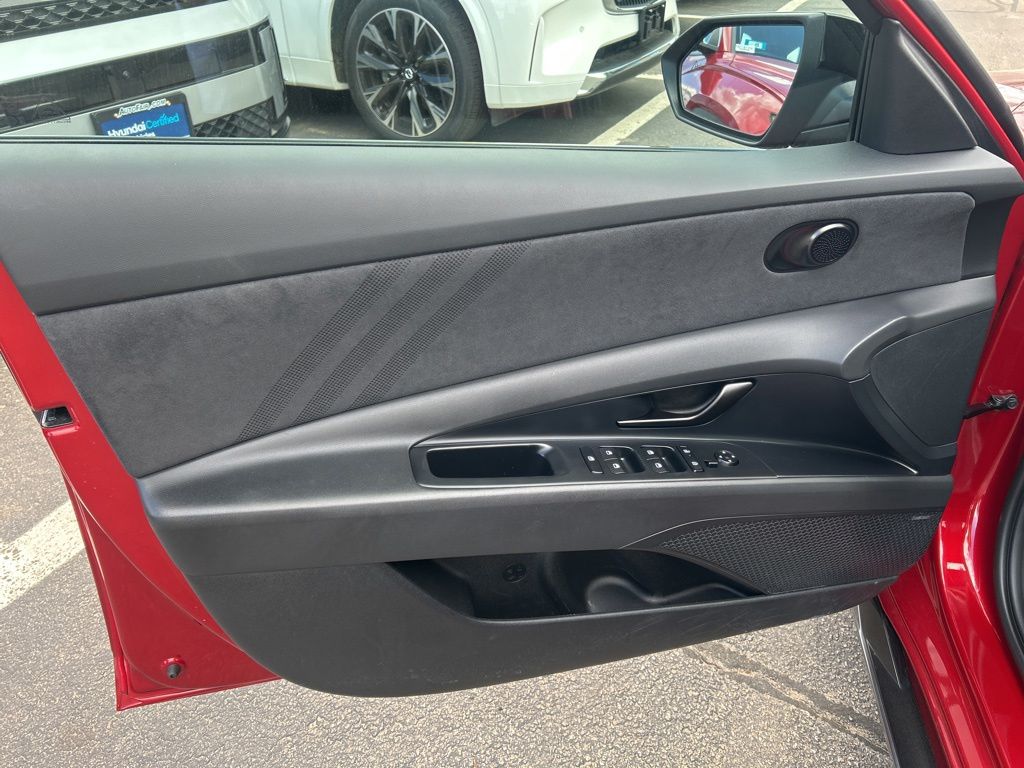 2025 Hyundai Elantra N - Photo 11