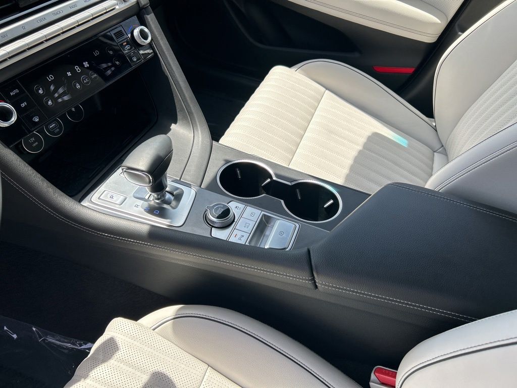 2025 GENESIS G70 Standard - Photo 30
