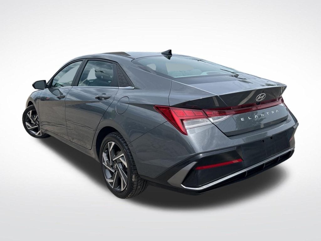 2024 Hyundai Elantra SEL - Photo 32