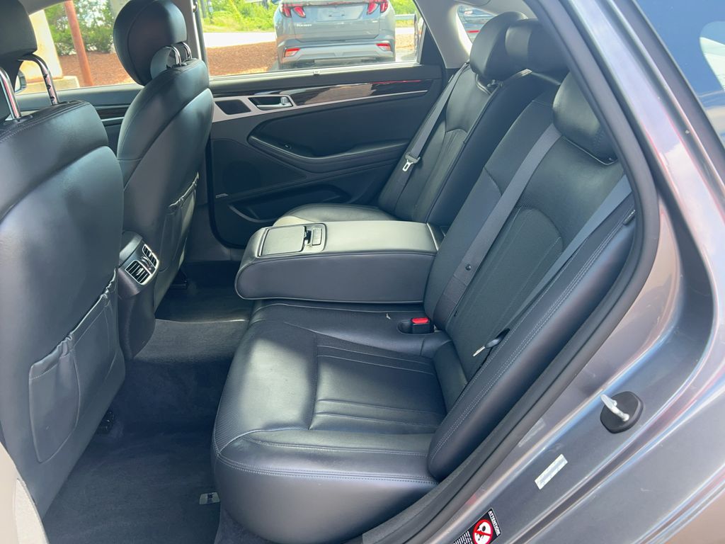 2015 Hyundai Genesis Base - Photo 18